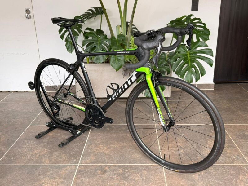 GIANT TCR ADVANCED PRO 1
