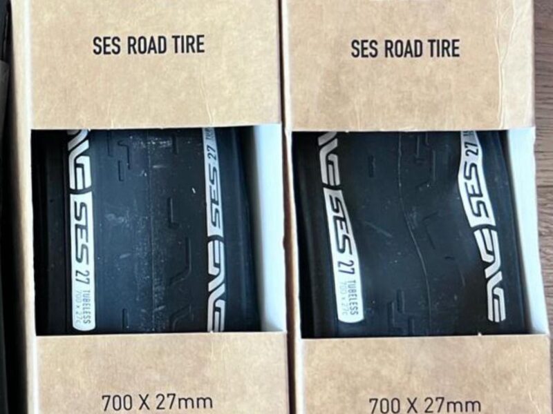 Llantas SES Road Tire