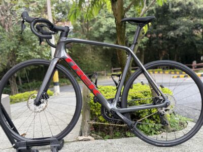 Bicicleta Trek Emonda SL5 Disc C58 CH 2023
