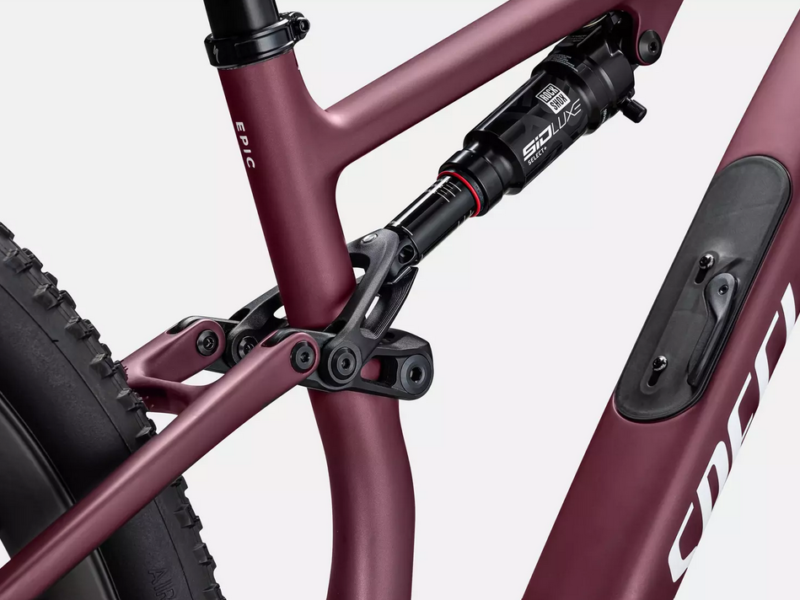 Epic 8 Expert SRAM GX AXS, RockShox Select+, Manubrio Roval Control Cockpit, pedales Shimano XTR