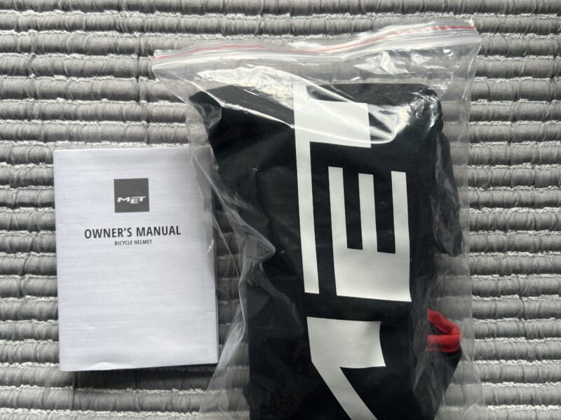 Casco met manta edición pogacar