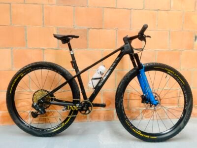Bicicleta MTB CANYON