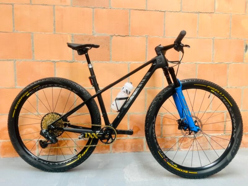 Bicicleta MTB CANYON