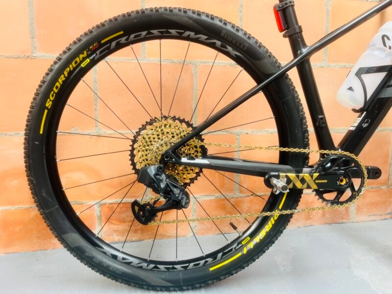 Bicicleta MTB CANYON