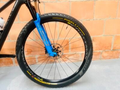 Bicicleta MTB CANYON