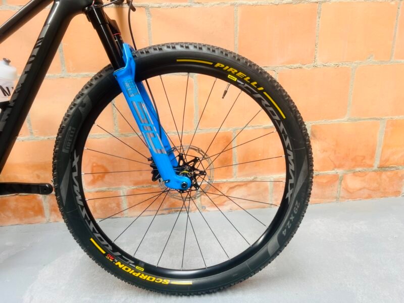 Bicicleta MTB CANYON